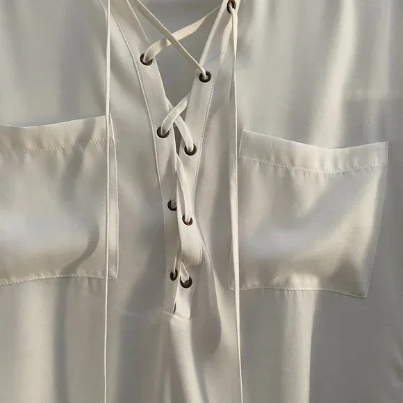 Guess Blouse with Laces - Picture 3 of 8